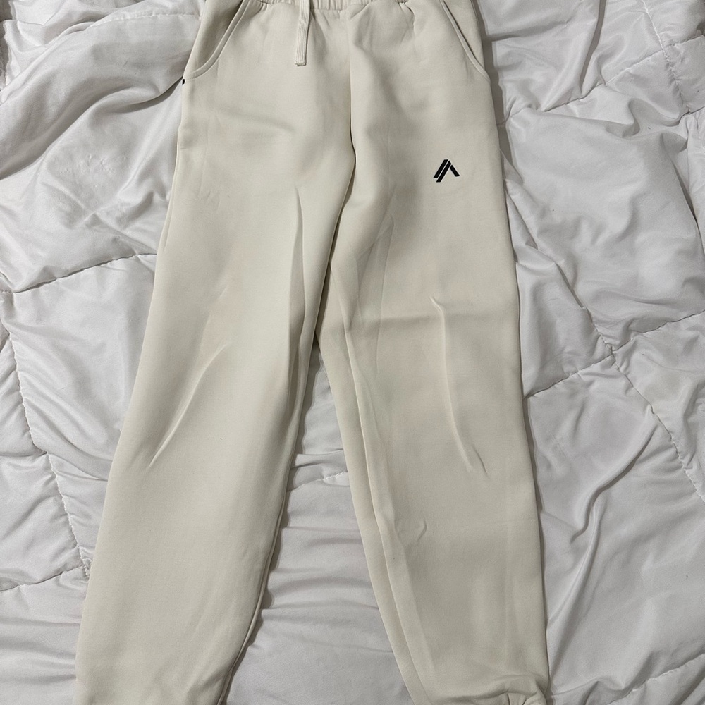 Alphalete Sweatpants Cream